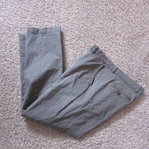 LL Bean Natural Fit Olive Green 36X30 Chinos Pants Like New Flat Front 503737